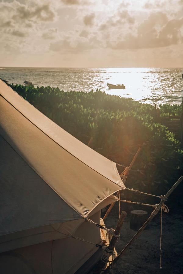 ホテル Glamp Ikal トゥルム エクステリア 写真